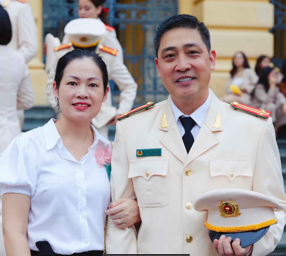 NSƯT Hồ Phong và vợ