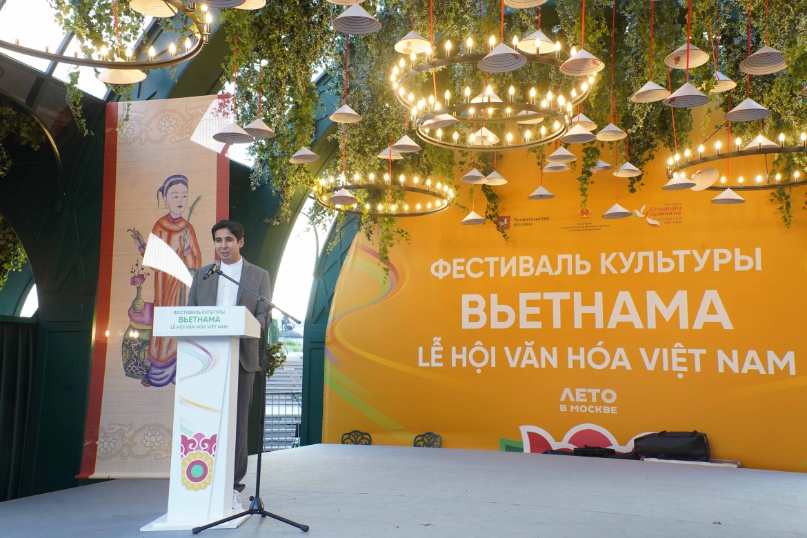 Phó Chủ tịch Ủy ban Du lịch thành phố Moscow, ông Bulat Nurmukhanov phát biểu tại Lễ bế mạc.