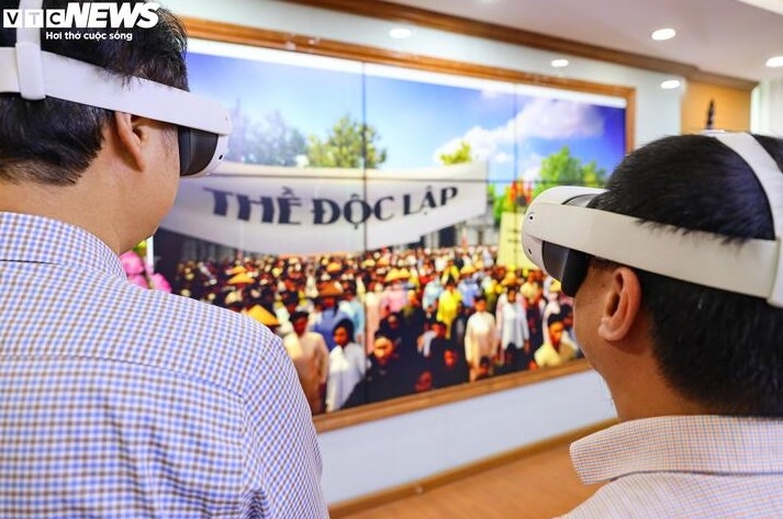 Người xem có cơ hội “xuyên không” về ngày 2/9/1945, nghe Chủ tịch Hồ Chí Minh đọc bản Tuyên ngôn Độc lập, khai sinh nước Việt Nam Dân chủ Cộng hòa.