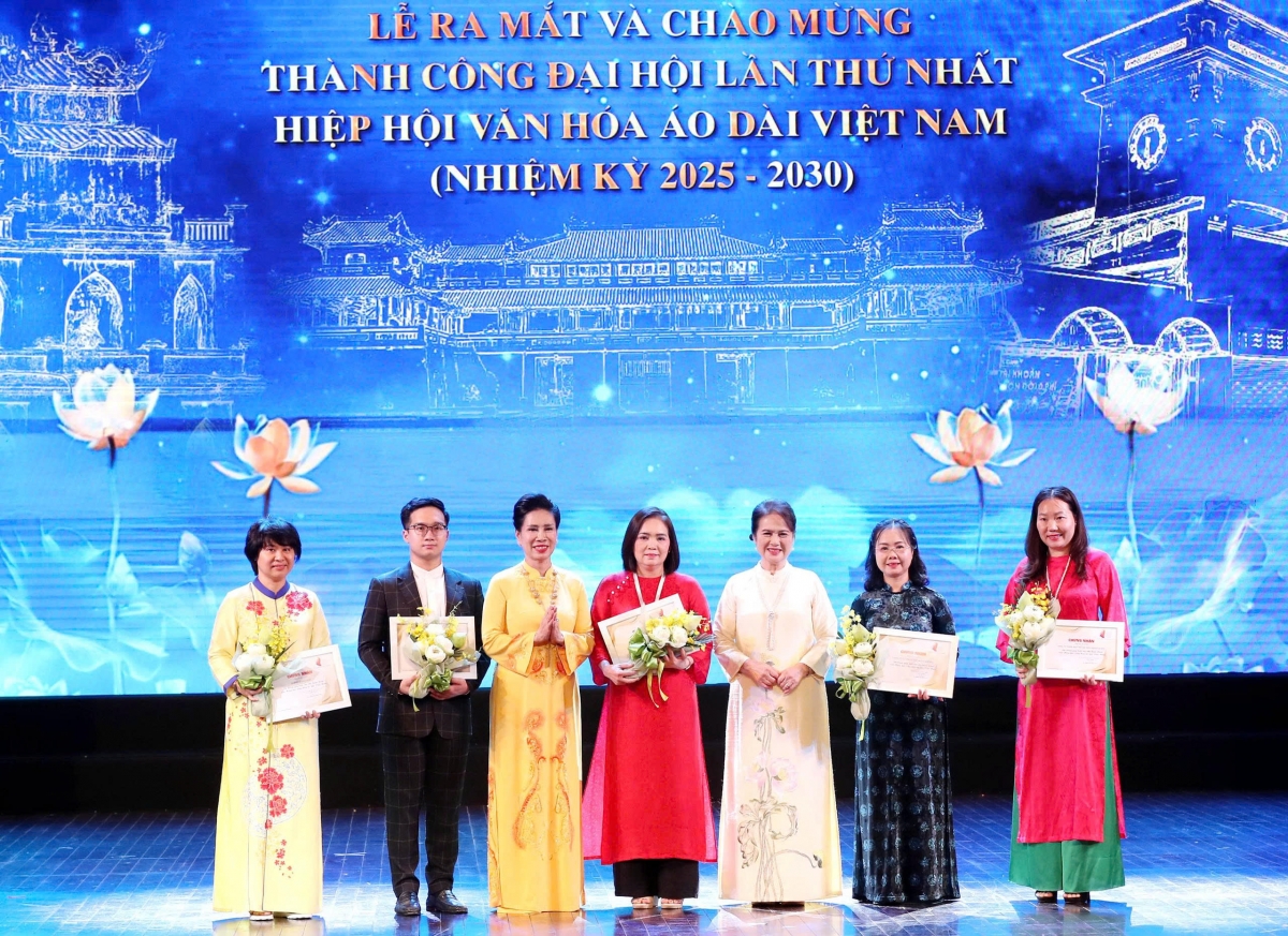Hiệp hội Văn hóa Áo dài Việt Nam chính thức ra mắt công chúng. Ảnh: PV