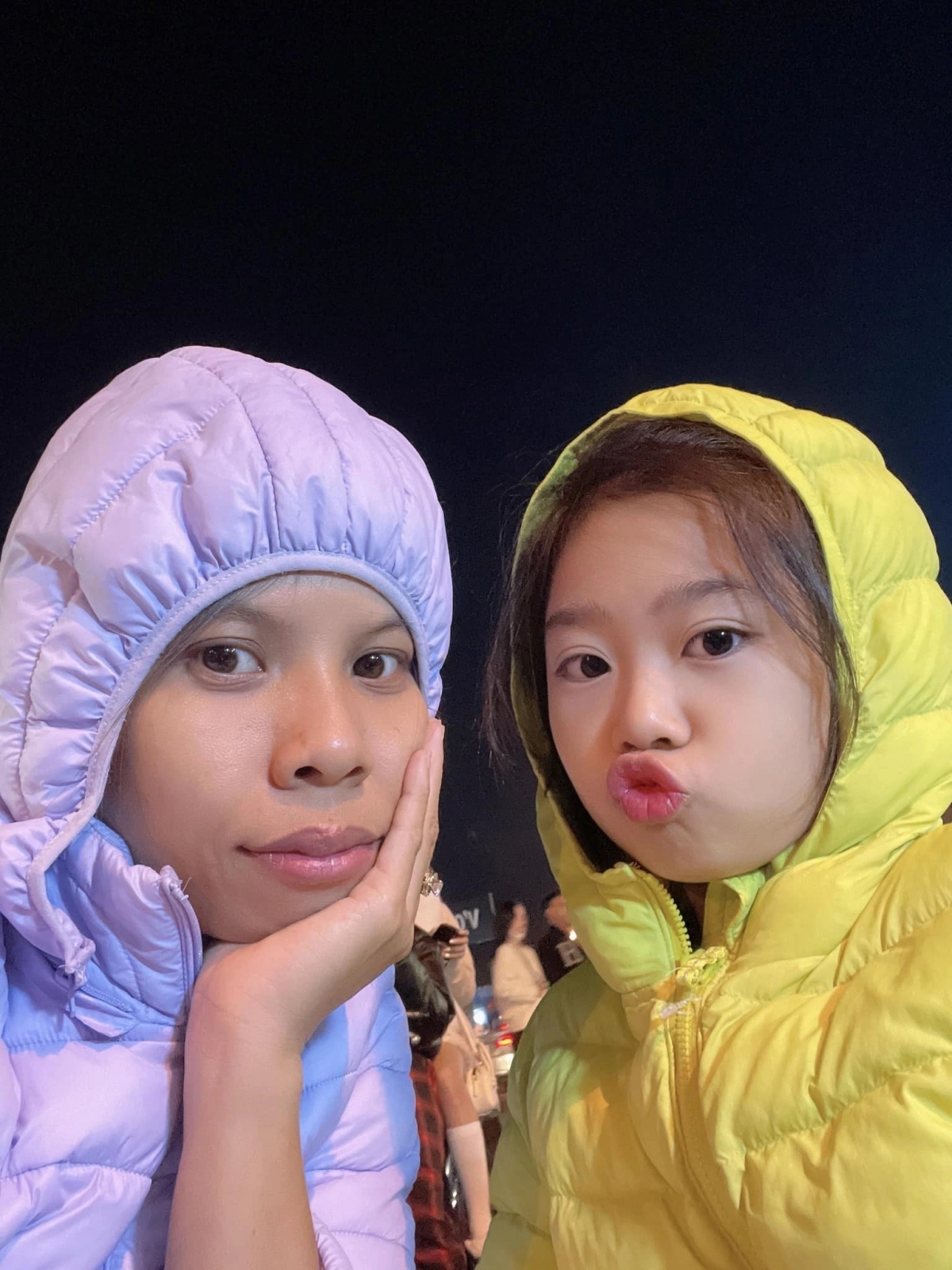 Sau khi Mai Phương qua đời năm 2020, con gái cô, bé Lavie, được bảo mẫu Họa Mi nuôi dưỡng. Suốt những năm qua, Họa Mi thay nữ diễn viên lo cho Lavie từ sinh hoạt, học tập đến vui chơi, như một người mẹ thứ hai.