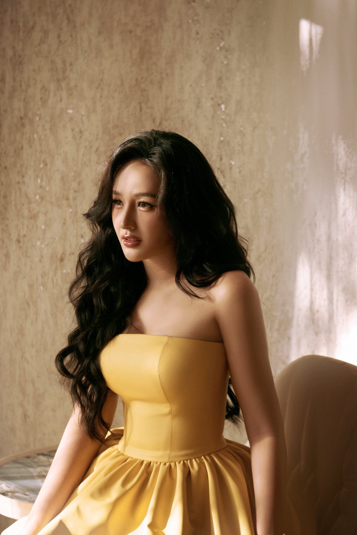 Trong một chương trình năm 2024, Mai Phương Thúy cho biết cô đã trữ đông trứng để chuẩn bị cho việc sinh con. Cô dự định kết hôn và có con trước 34 tuổi nhưng kế hoạch chưa hoàn thành nên cô trữ đông trứng để yên tâm hơn trong việc kéo dài thời gian kết hôn và sinh con.