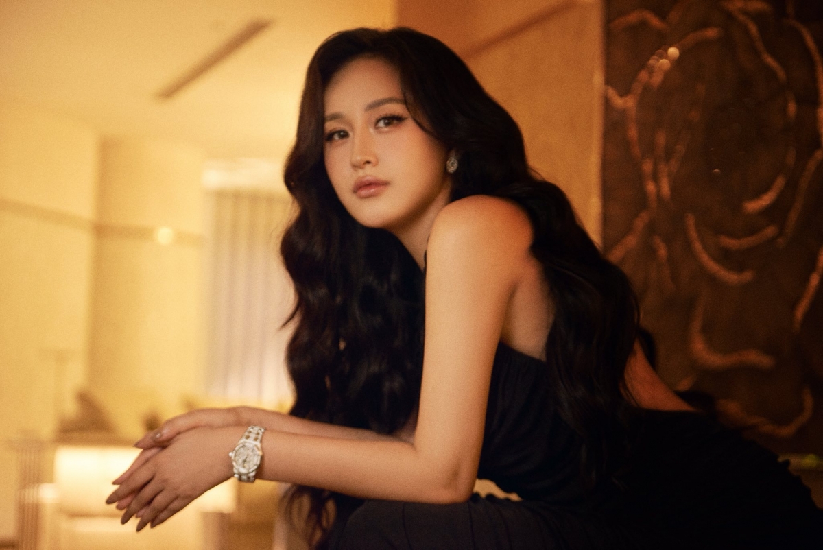 Những năm gần đây, Mai Phương Thúy không tham gia hoạt động giải trí mà tập trung vào lĩnh vực kinh doanh, đầu tư bất động sản, chứng khoán. Người đẹp hiện sở hữu nhiều bất động sản giá trị, xe sang, đồ hàng hiệu. Cô cho biết đang ấp ủ một số dự án cá nhân liên quan đến giáo dục, nghệ thuật và phát triển cộng đồng.