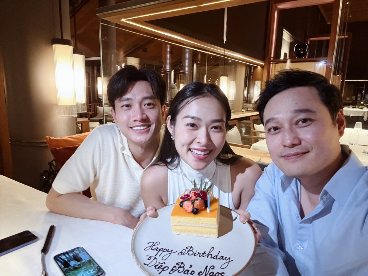 Quang Vinh và Quốc Trường mừng sinh nhật Diệp Bảo Ngọc.