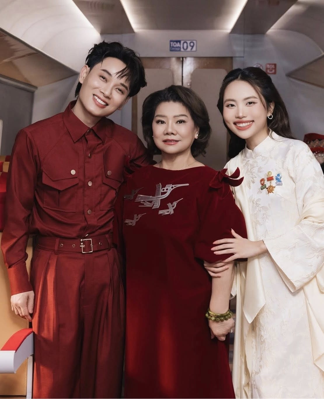 NSND Thanh Hoa (giữa) cùng Trúc Nhân (trái) và Phương Mỹ Chi tham gia dự án âm nhạc "Made In Vietnam"