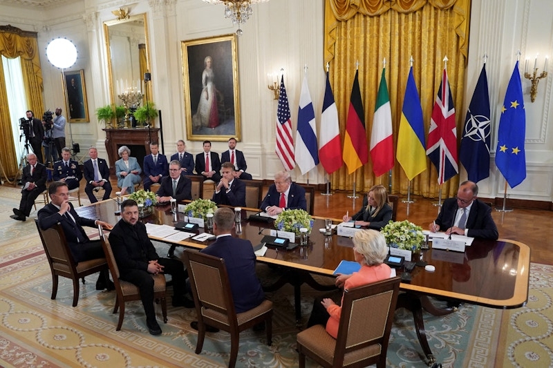 Cuộc gặp giữa ông Trump và ông Zelensky tại Nhà Trắng hôm 18/8. Ảnh: Reuters