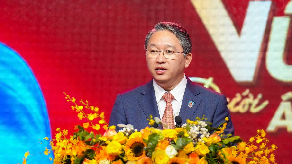 Bộ trưởng Bộ Tư pháp Nguyễn Hải Ninh đọc diễn văn khai mạc Lễ kỷ niệm 80 năm Ngày truyền thống ngành Tư pháp