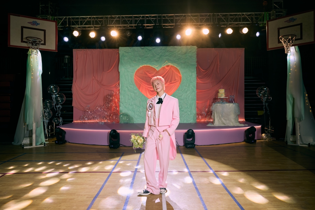 JSOL hóa chú rể hồng rực