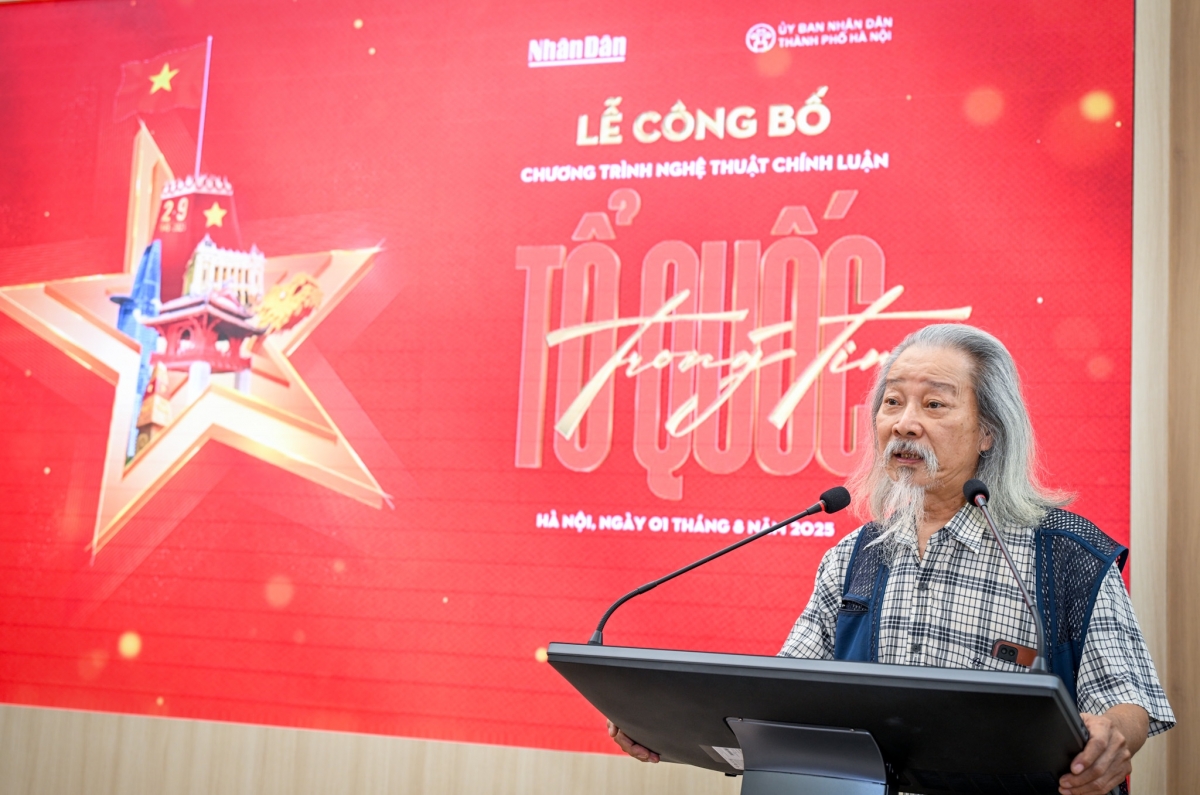 Họa sĩ Văn Thao, con trai cố nhạc sĩ Văn Cao xúc động khi ca khúc "Tiến quân ca" sẽ được hàng chục nghìn khán giả hát vang.