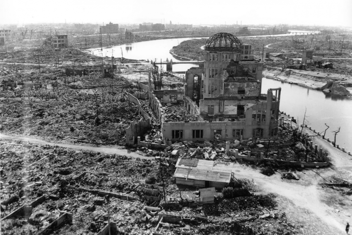 Thành phố Hiroshima bị san phẳng sau khi hứng chịu bom A. Ảnh: Reuters.