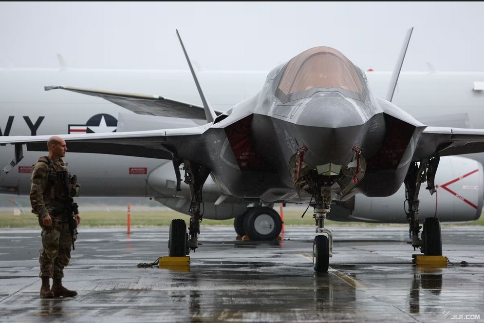 Một máy bay F-35B đang được triển khai tại căn cứ không quân Yokota của quân đội Mỹ ở thủ đô Tokyo. Ảnh: Jiji Press