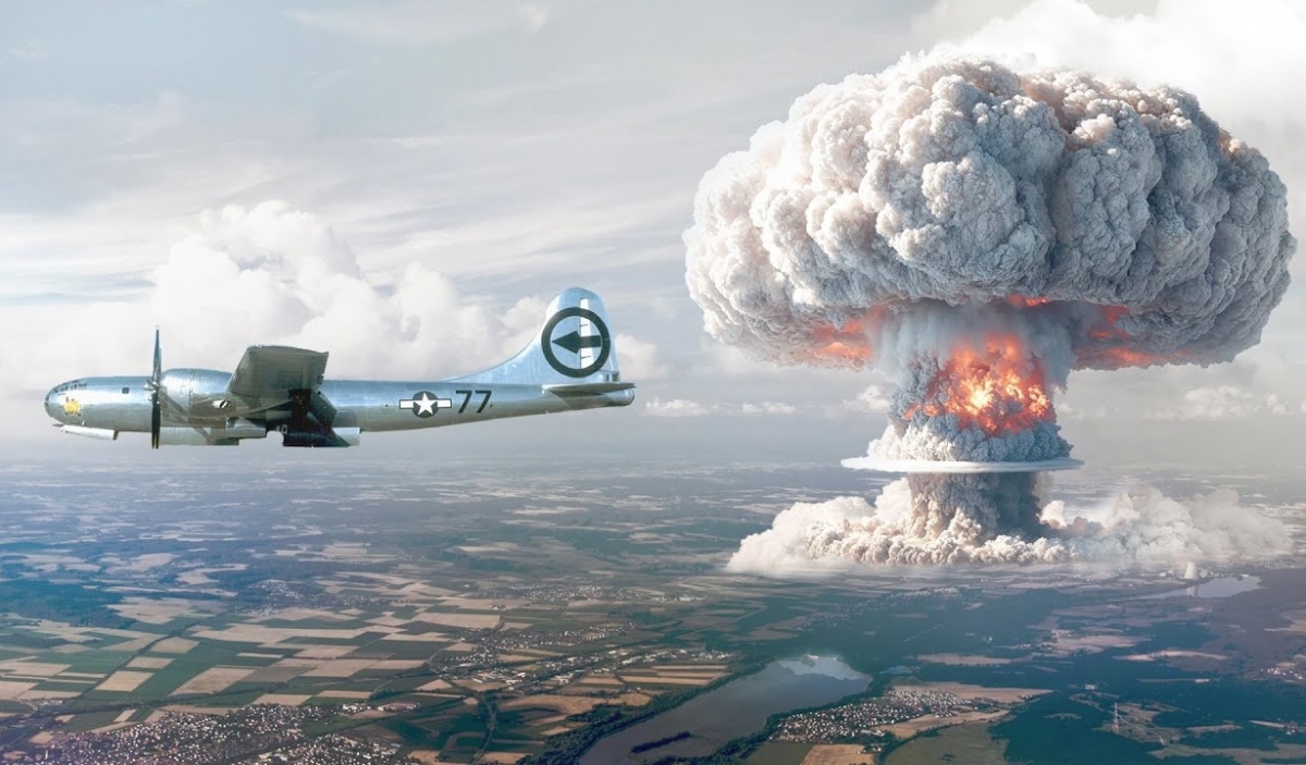 Oanh tạc cơ Mỹ ném bom nguyên tử xuống Nhật Bản vào cuối Thế chiến II, tạo ra đám mây hình nấm. Đồ họa: Science Time.