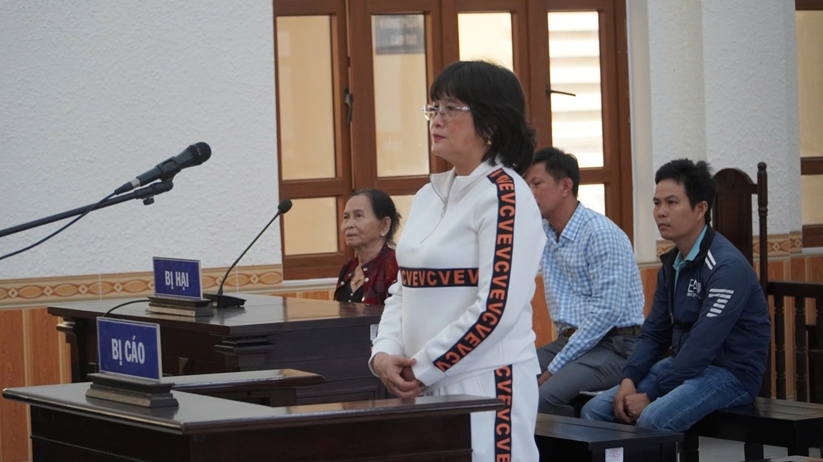 Nguyễn Thị Hận tại phiên tòa. Ảnh: Đ.P