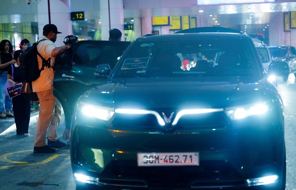 The Kid nhanh chóng về khách sạn nghỉ ngơi