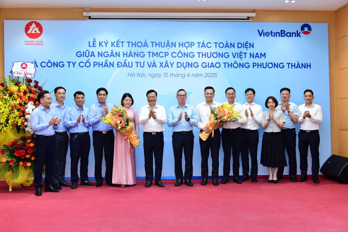 Lễ ký kết thỏa thuận hợp tác toàn diện giữa VietinBank và Phương Thành Tranconsin