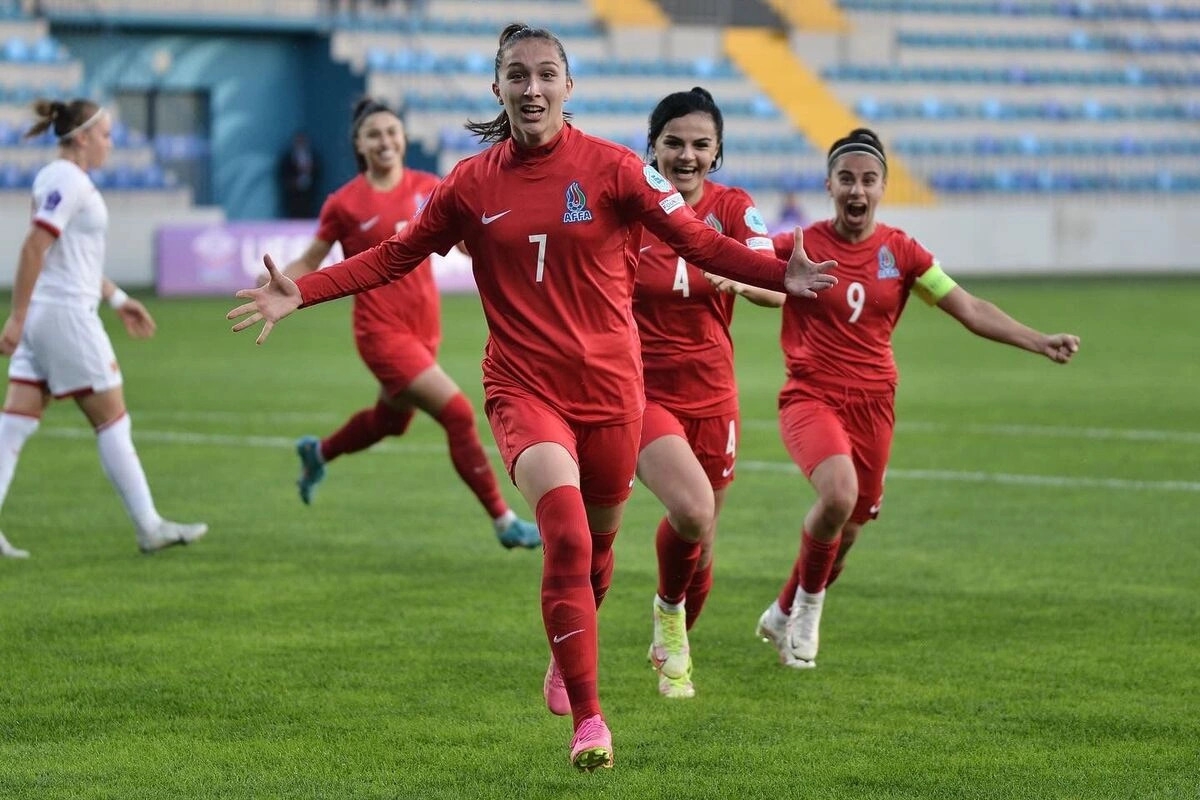 ĐT nữ Azerbaijan thi đấu tại hệ thống của UEFA, hiện đang xếp hạng 74 thế giới. (Ảnh: AFFA). 