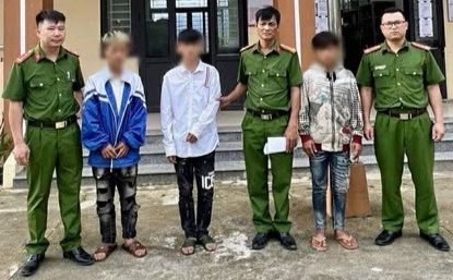 Nhóm thiếu niên trộm cắp tài sản để lấy tiền mua điện thoại