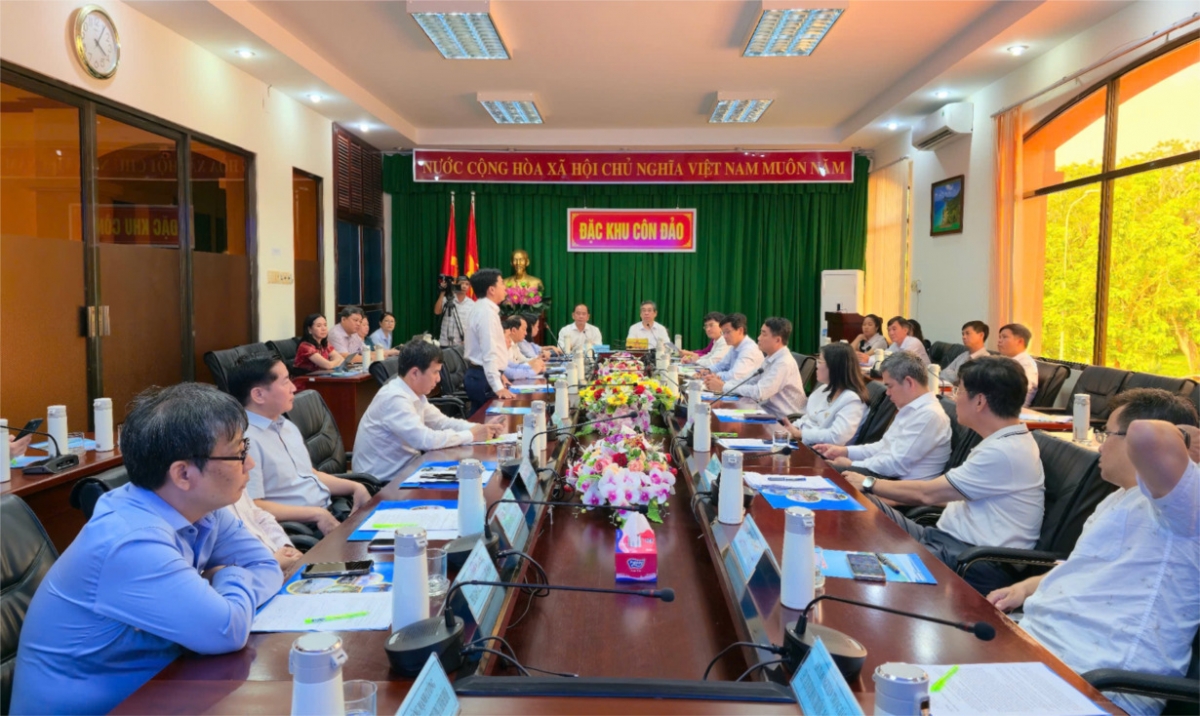 Lãnh đạo TP.HCM và lãnh đạo các BV đầu ngành họp bàn với đặc khu Côn Đảo chuẩn bị chương trình luân phiên bác sĩ hồi tháng 7 (Ảnh: Sở Y tế TP.HCM)