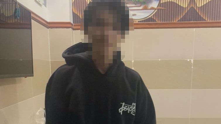 Nạn nhân được giải cứu và bàn giao cho gia đình (Ảnh: Công an tỉnh Đồng Nai)