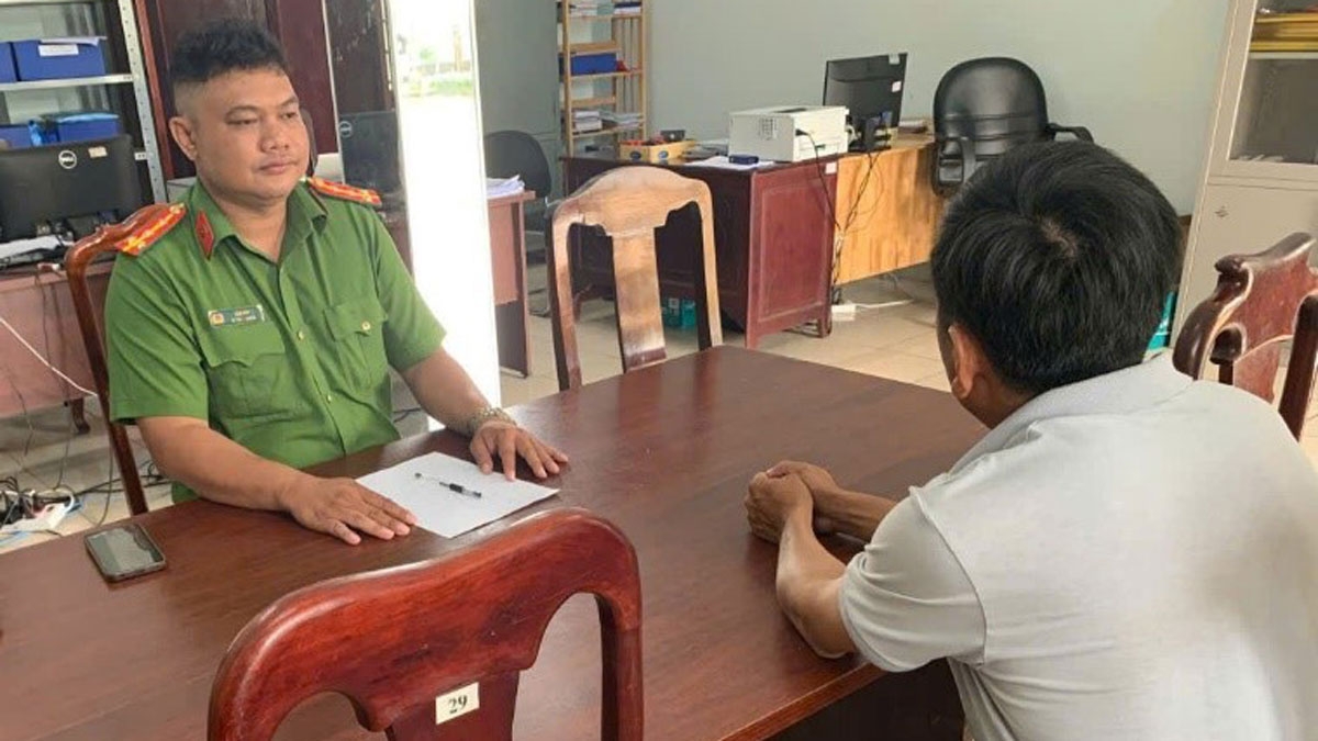 Ông D đến công an trình báo việc con gái mất tích 