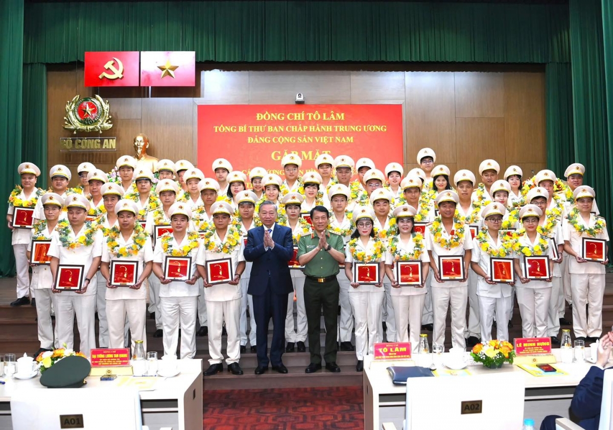 Tổng Bí thư Tô Lâm dự gặp mặt các điển hình tiên tiến CAND dự Đại hội Thi đua "Vì an ninh Tổ quốc" lần thứ IX. (Ảnh: Bộ Công an)