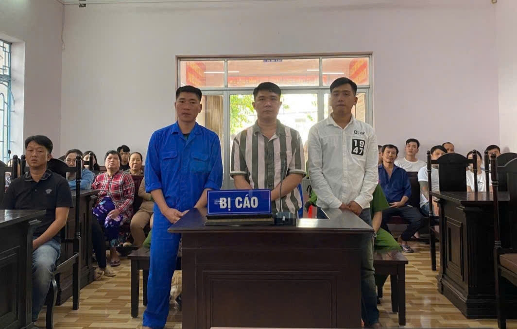 Các bị cáo tại tòa.