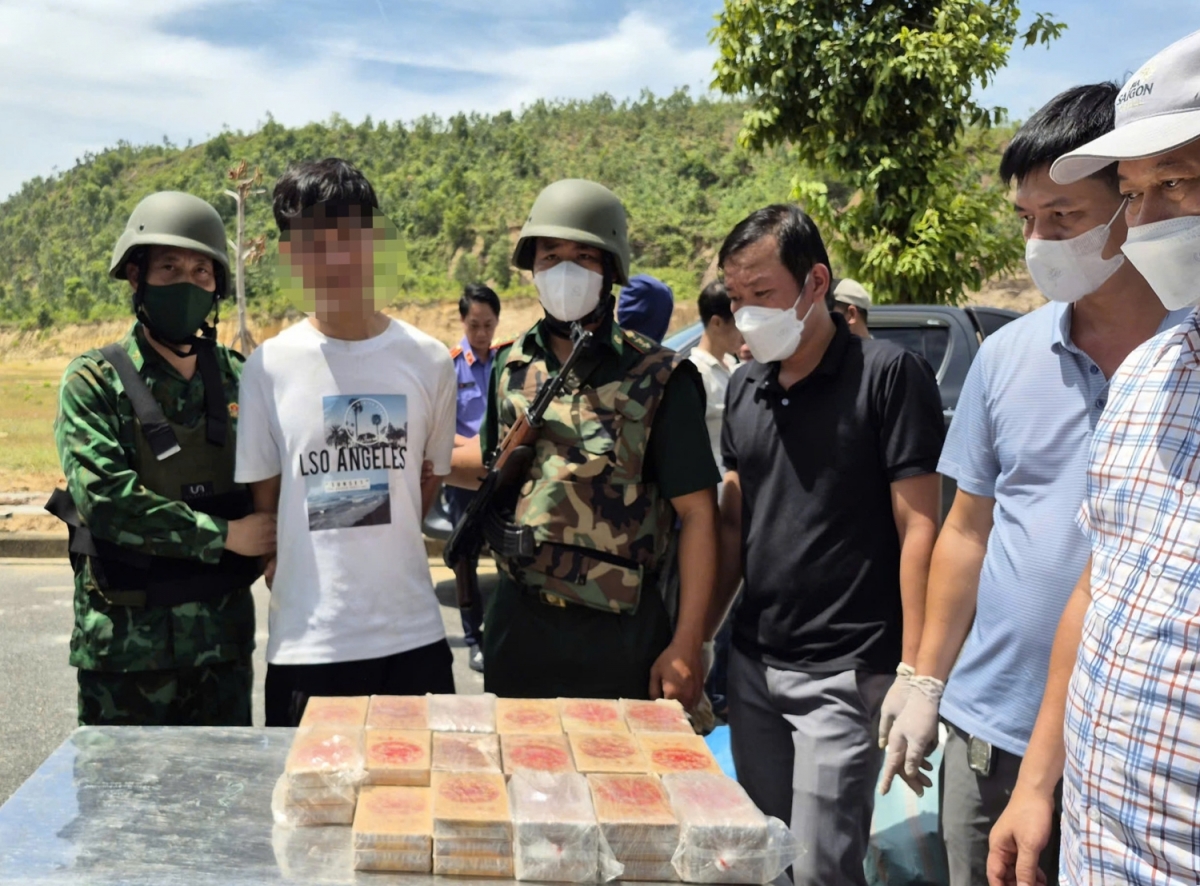 Các đối tượng vận chuyển ma túy nằm trong đường dây xuyên quốc gia