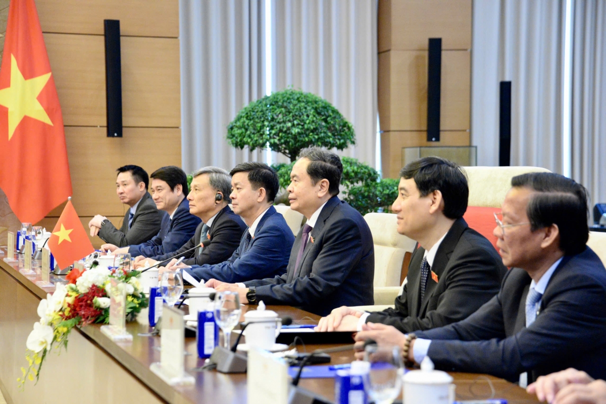 Chủ tịch Quốc hội Trần Thanh Mẫn nhấn mạnh tầm quan trọng việc làm sâu sắc hơn hợp tác quốc phòng và an ninh góp phần bảo vệ an ninh quốc gia của mỗi nước.