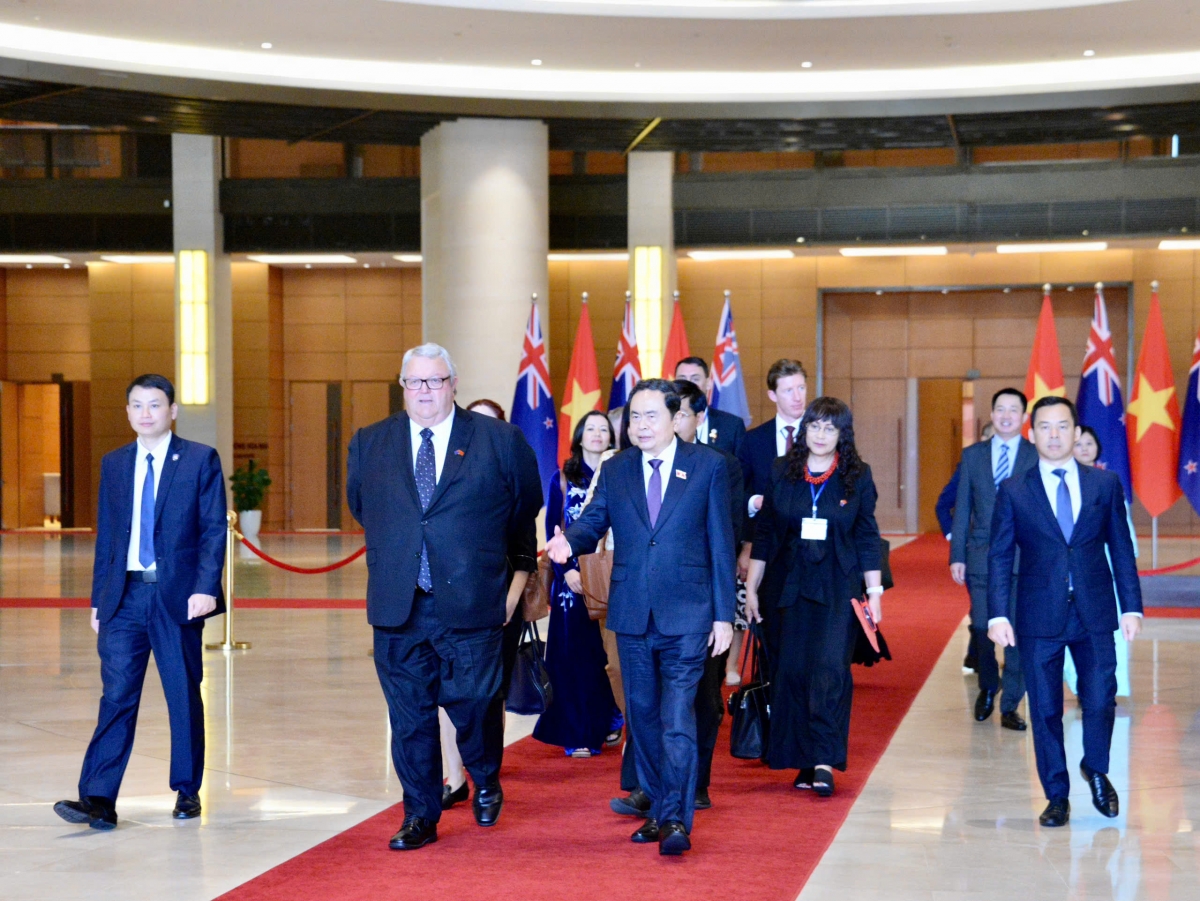 Hai nhà lãnh đạo Quốc hội nhất trí hai bên cần tiếp tục phối hợp và ủng hộ lẫn nhau tại các diễn đàn khu vực và quốc tế.