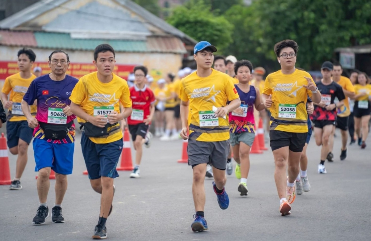 Giải chạy bộ lan tỏa tinh thần thể thao, kết nối doanh nghiệp ở Huế