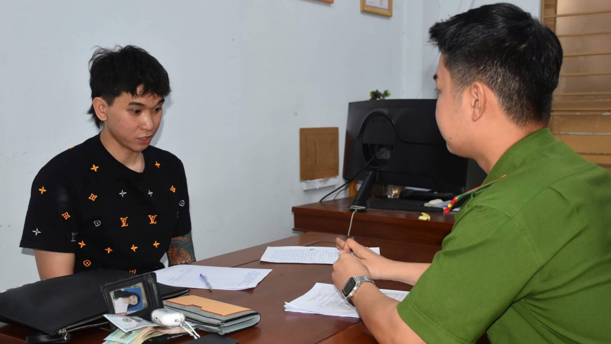 Công an làm việc với Nguyễn Thanh Vân