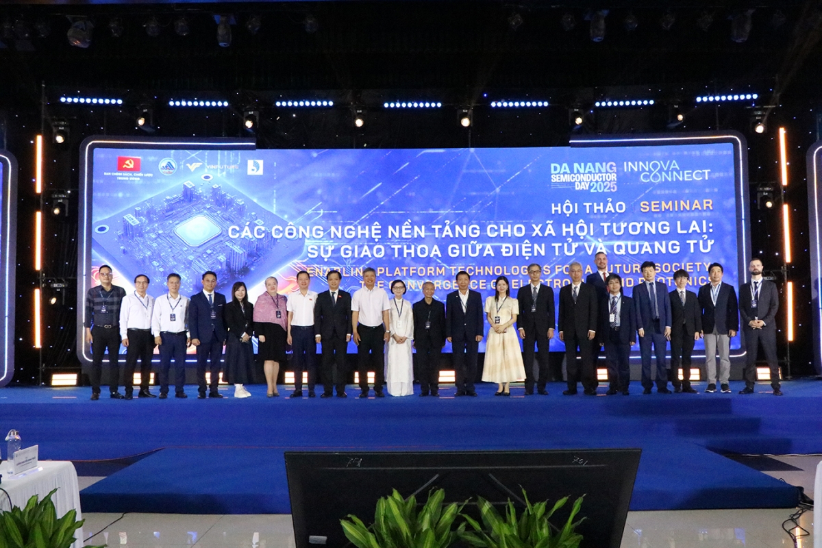 Đại biểu tham dự “Ngày Vi mạch bán dẫn Đà Nẵng 2025”