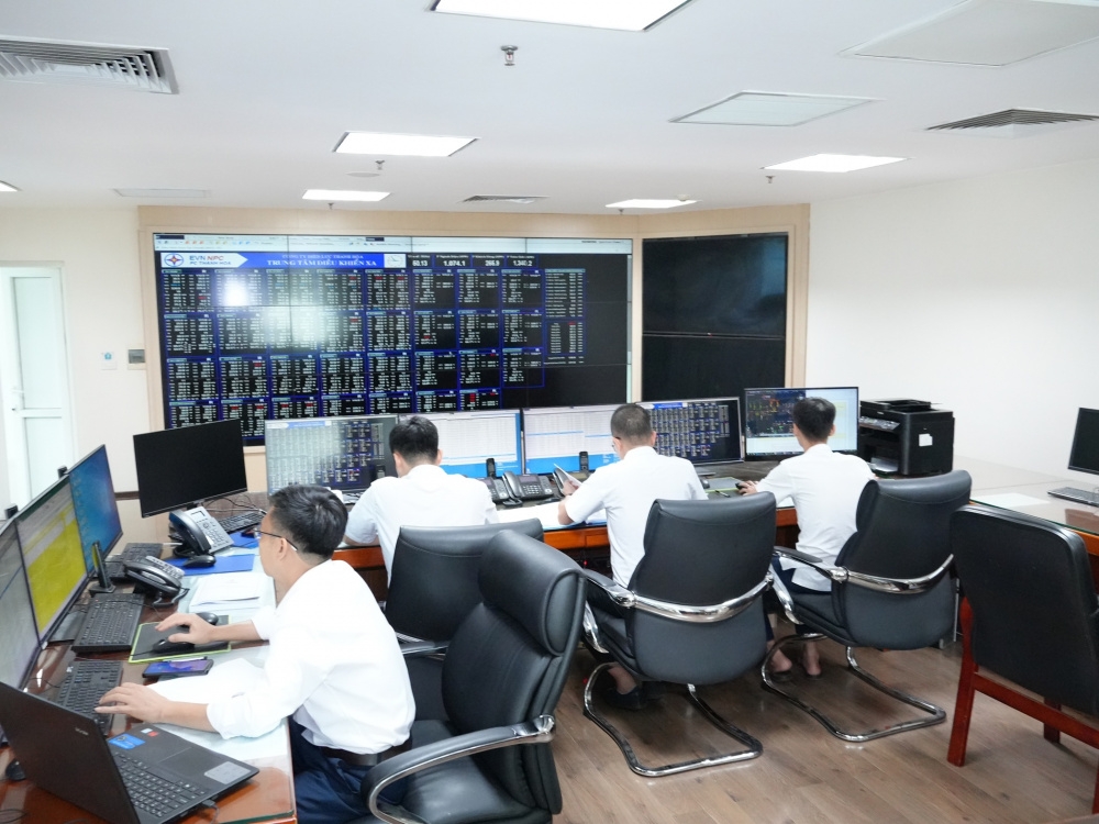 Trực vận hành tại Trung tâm Điều khiển xa (PC Thanh Hóa)