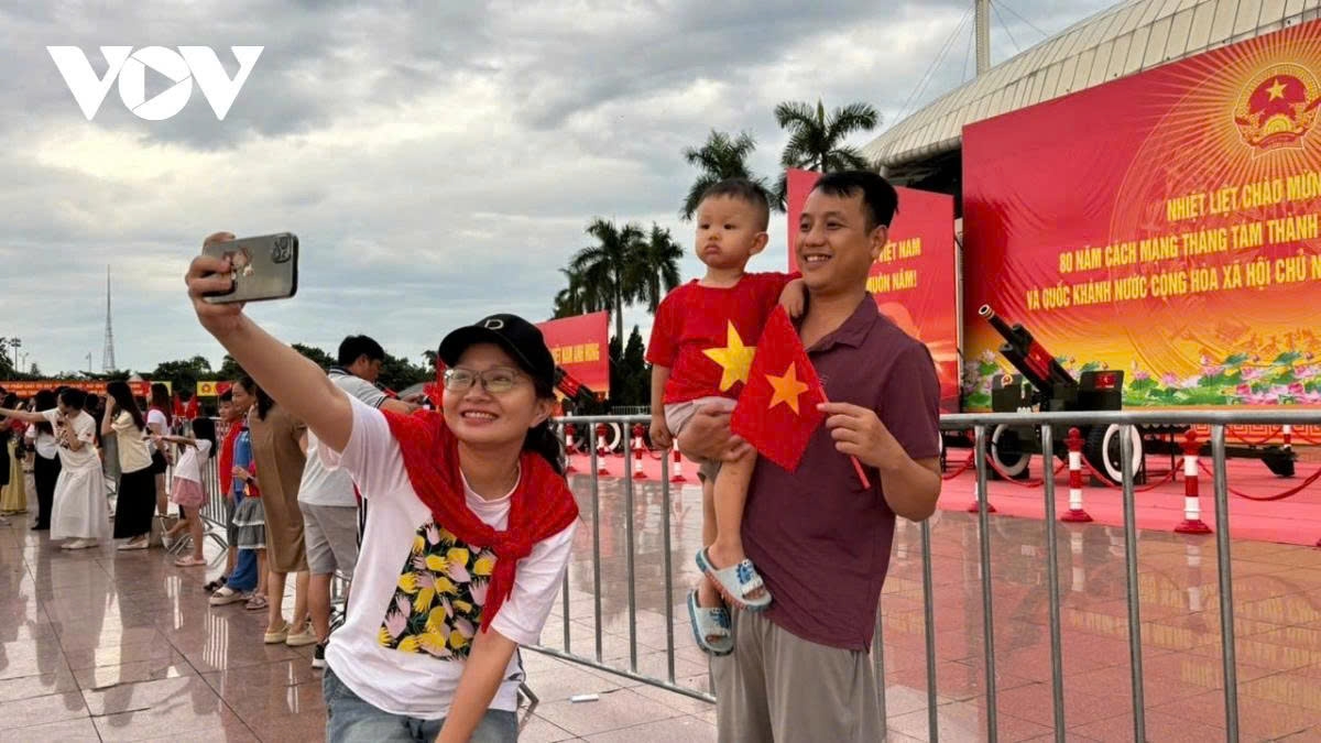Người dân hân hoan trong dịp Đại lễ mừng Quốc khánh 2/9 năm nay. 