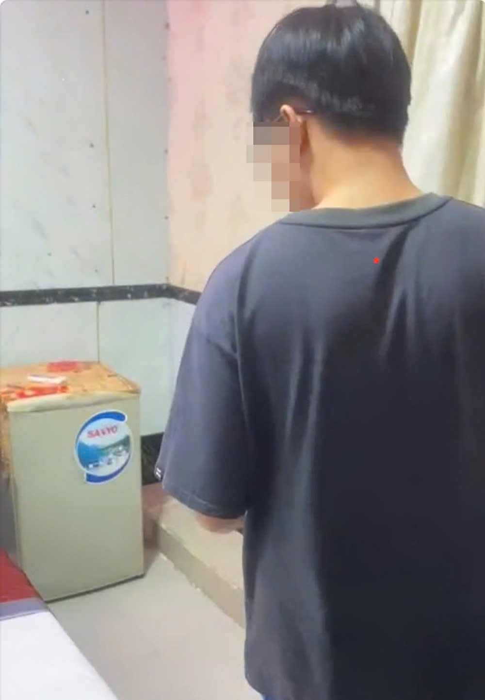 Dù được giải cứu kịp thời, nhưng nam sinh H đã thực hiện 5 lần chuyển khoản vào tài khoản do nhóm đối tượng cung cấp với tổng số tiền 129 triệu đồng. (Ảnh: CA TP.HCM)