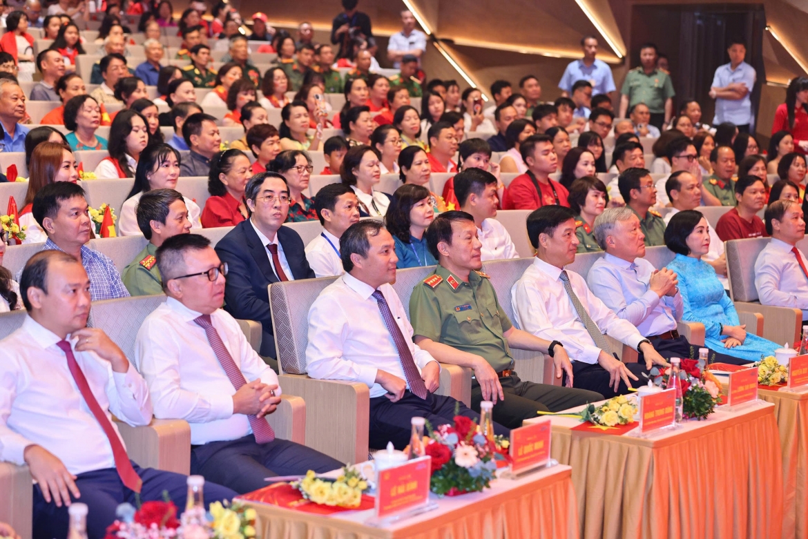 Các đại biểu tham dự chương trình