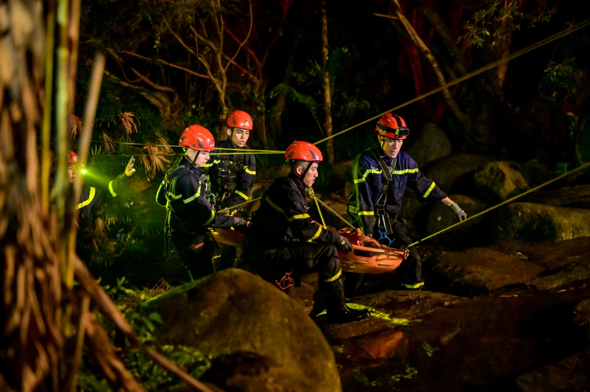 Diễn tập thực hành cứu nạn cứu hộ tại địa hình hiểm trở