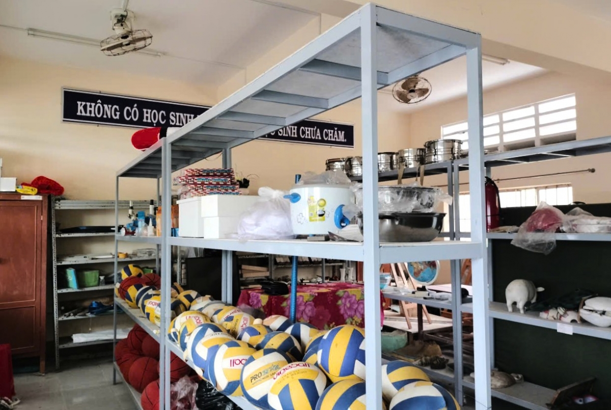 Những vật dụng ông Tâm làm cho trường liên quan đến cáo buộc tham ô