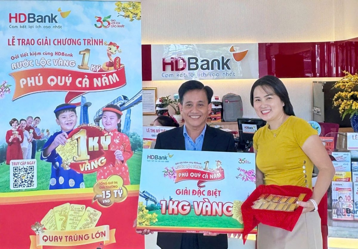 Giải Đặc biệt trị giá 1 ký vàng SJC đã được HDBank trao đến khách hàng Nguyễn Thanh Lộc (TP.HCM)