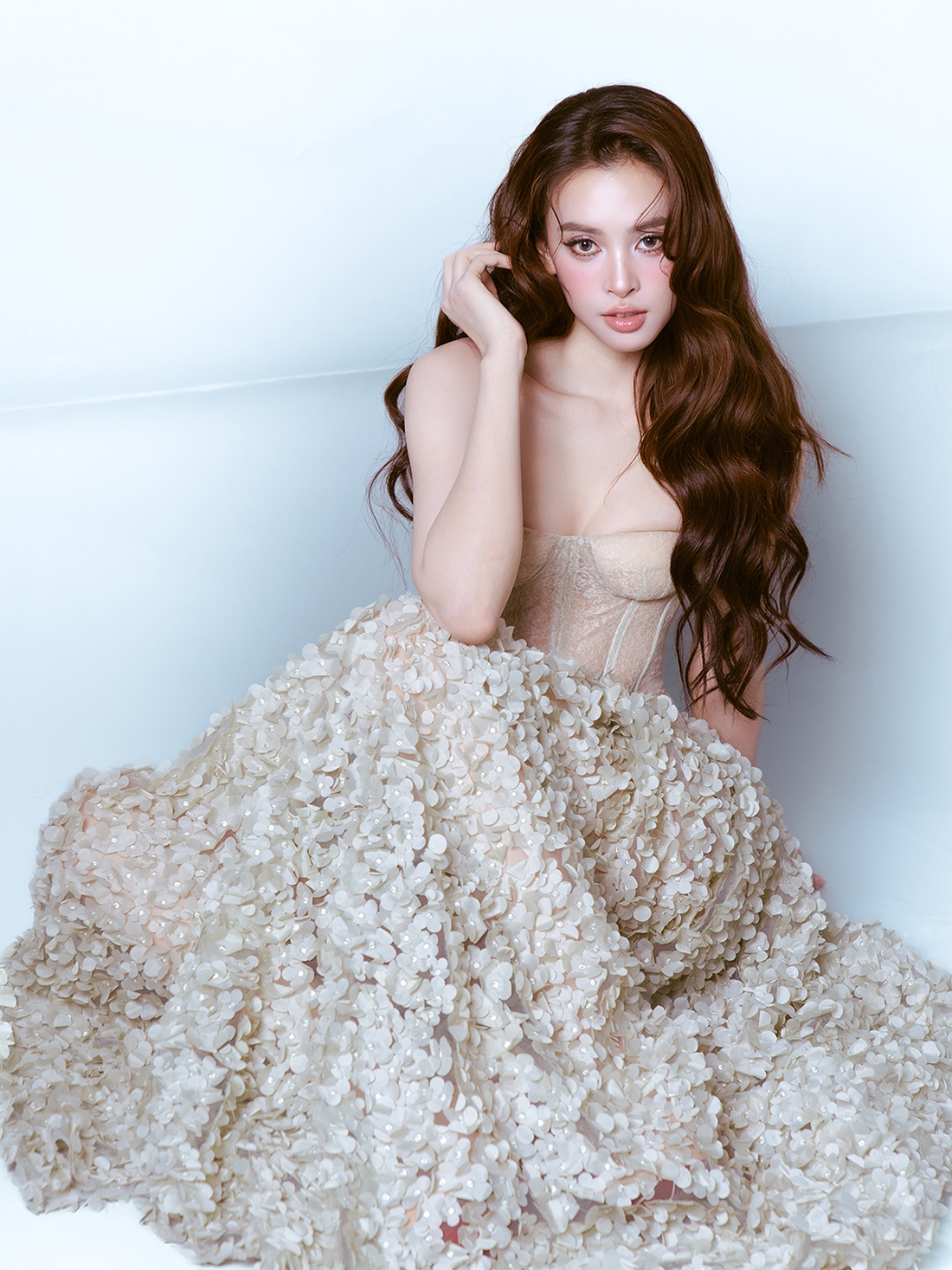 Kể từ khi đăng quang Hoa hậu Việt Nam 2018 ở tuổi 18, Hoa hậu Trần Tiểu Vy nhanh chóng trở thành một trong những hoa hậu tiêu biểu. Đại diện Việt Nam tham dự Miss World 2018, Tiểu Vy đạt thành tích lọt Top 30 chung cuộc.