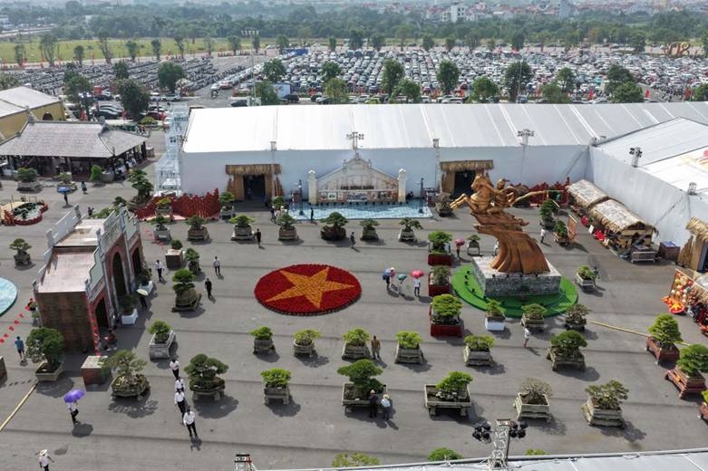 Không gian trải nghiệm văn hóa truyền thống và trưng bày sinh vật cảnh