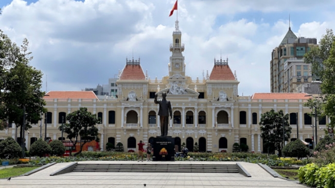 Chủ tịch UBND TP.HCM ủy quyền cho Giám đốc Sở Nội vụ, người đứng đầu các sở, ngành và UBND cấp xã được quyết định việc nâng bậc lương (ảnh minh họa)