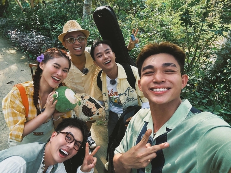 Dàn cast "Gia đình Haha" thích thú tiếp tục hành trình khám phá miền Tây.