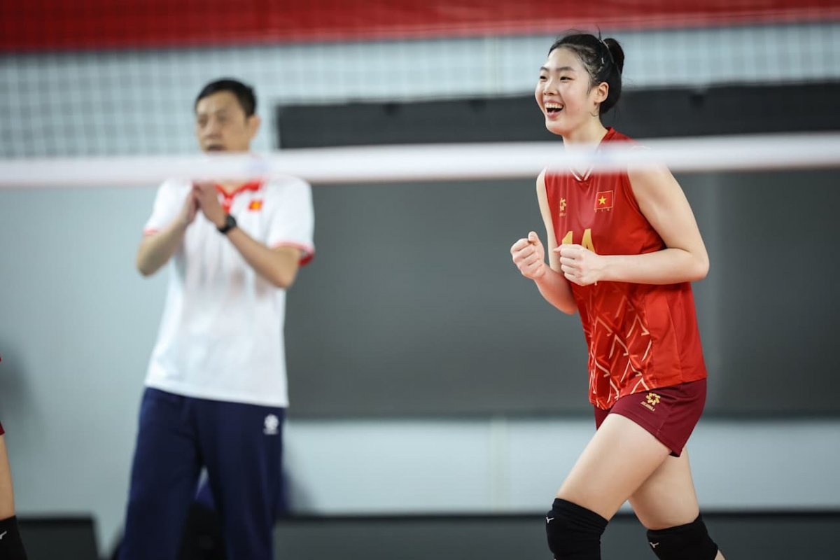 Quỳnh Hương và các đồng đội có chiến thắng ấn tượng. (Ảnh: FIVB). 