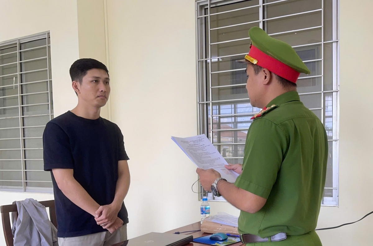 Đối tượng bị khởi tố vì bán 80 hóa đơn khống.