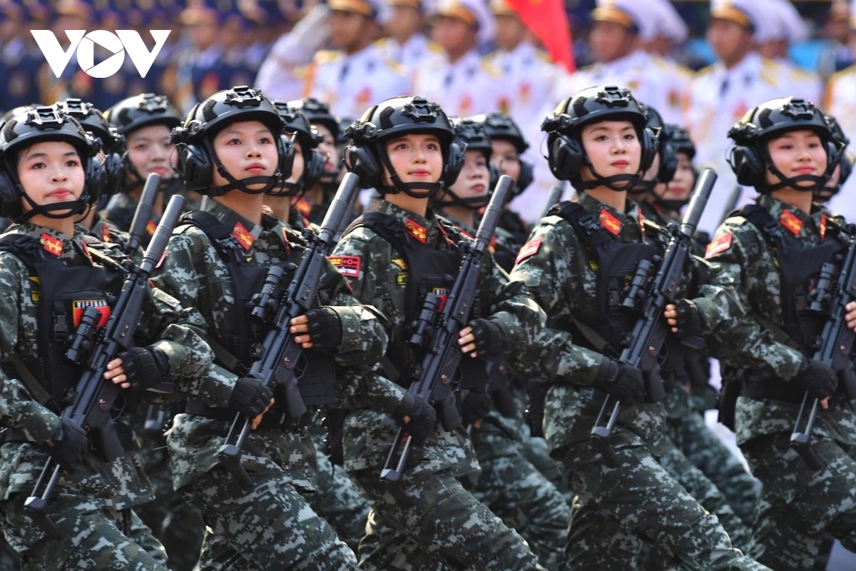 Những “bông hồng thép” kiên cường, mạnh mẽ của lực lượng Công an nhân dân.