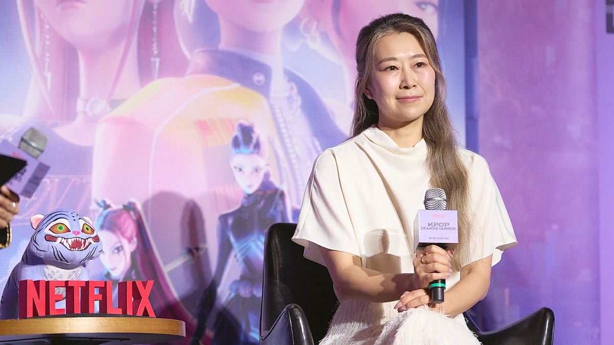 Đạo diễn Maggie Kang, trong buổi họp báo được tổ chức tại quận Yongsan, trung tâm Seoul. (Ảnh: Koreajoongangdaily)