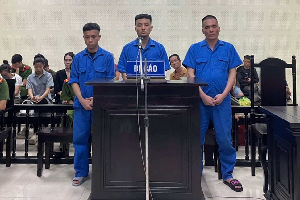 Các bị cáo tại phiên toà. (Ảnh: CA Quảng Ninh)