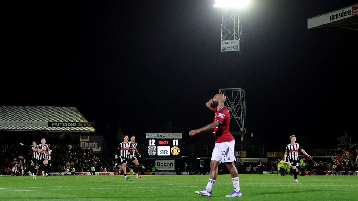 MU thua sốc Grimsby Town (Ảnh: Reuters)
