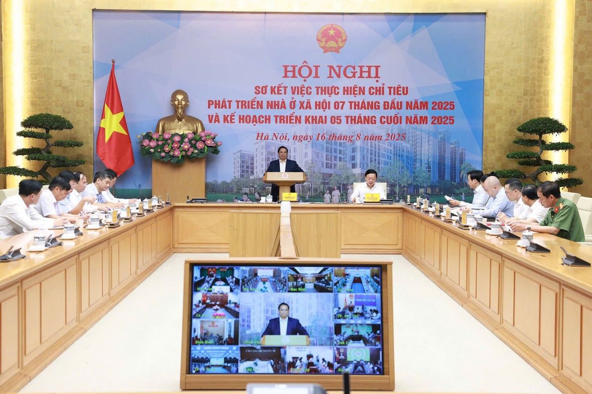 Sáng 16/8, Thủ tướng Chính phủ Phạm Minh Chính chủ trì Hội nghị Sơ kết thực hiện chỉ tiêu phát triển nhà ở xã hội 7 tháng của năm 2025 và kế hoạch triển khai 5 tháng còn lại của năm nay.